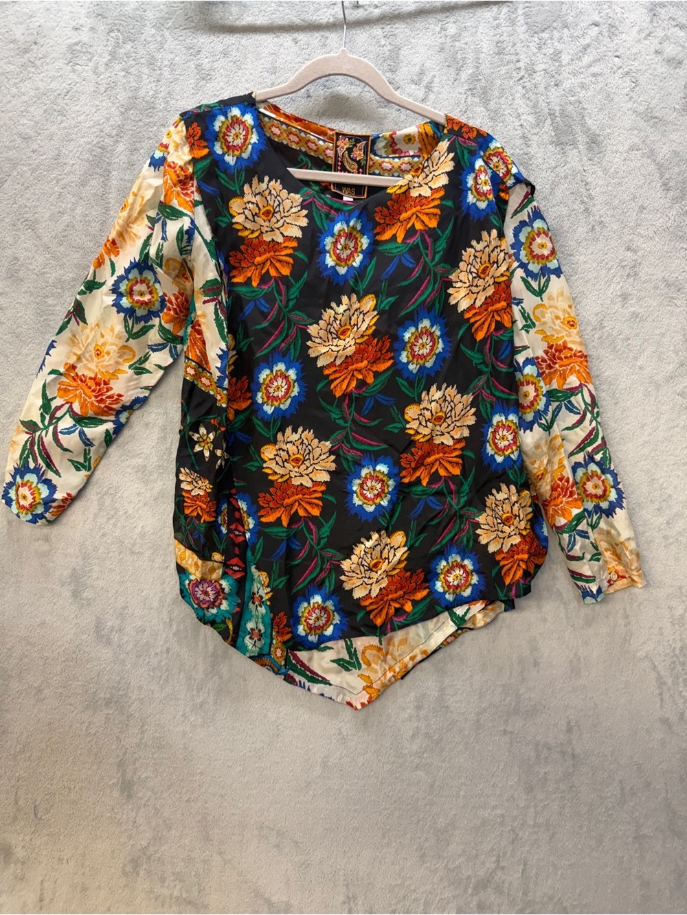 Johnny Was Top Size Small Floral 100% Silk Long Sleeve Blouse